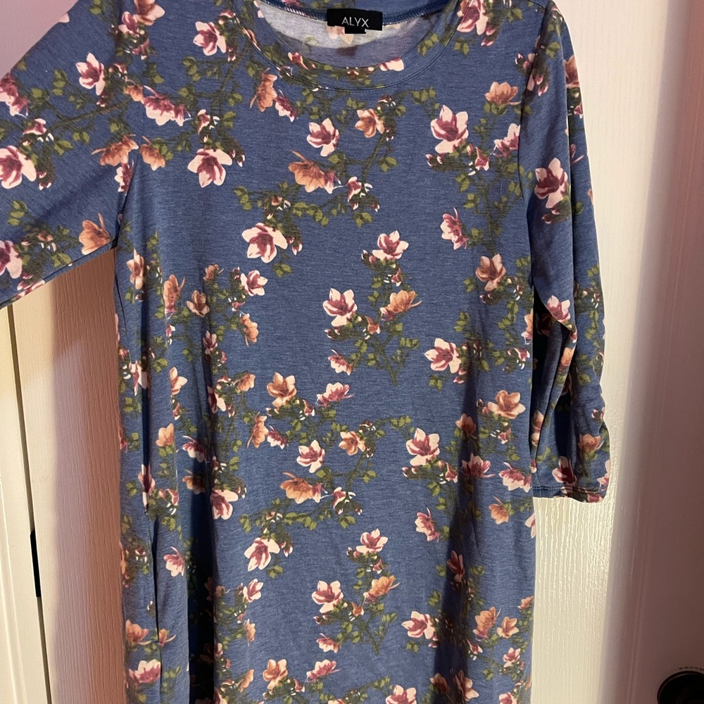 Floral dress with pockets
